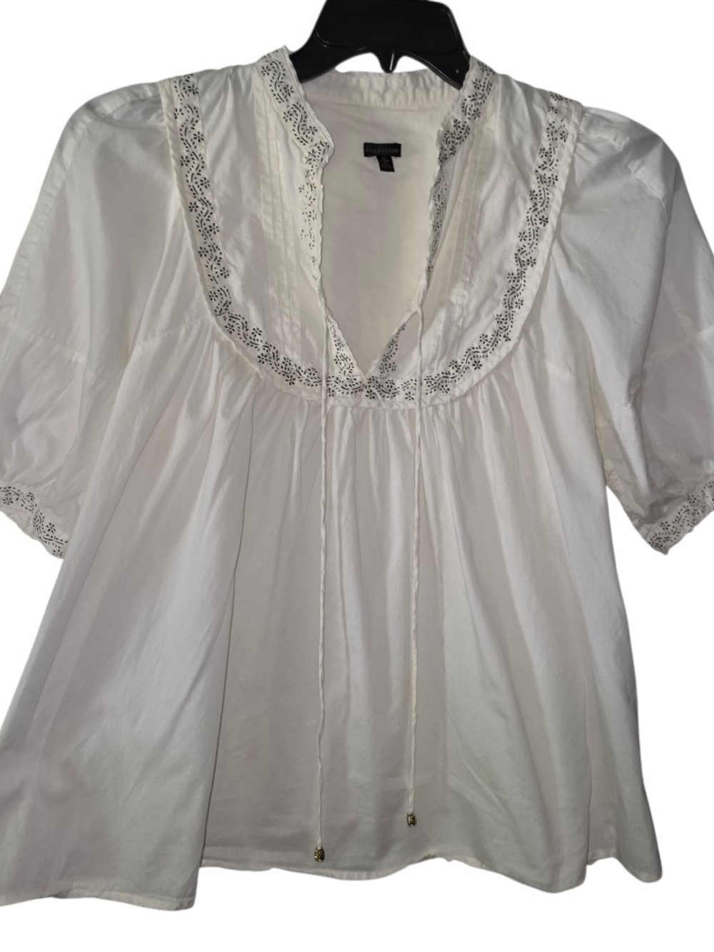 Madison Off White Short Sleeve Blouse Size Medium